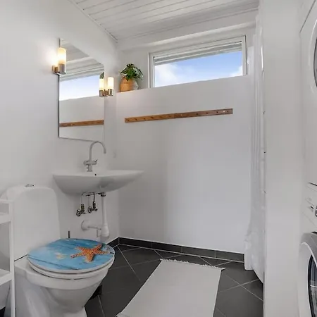 Modern Vacation With Stunning Ocean View Apartament